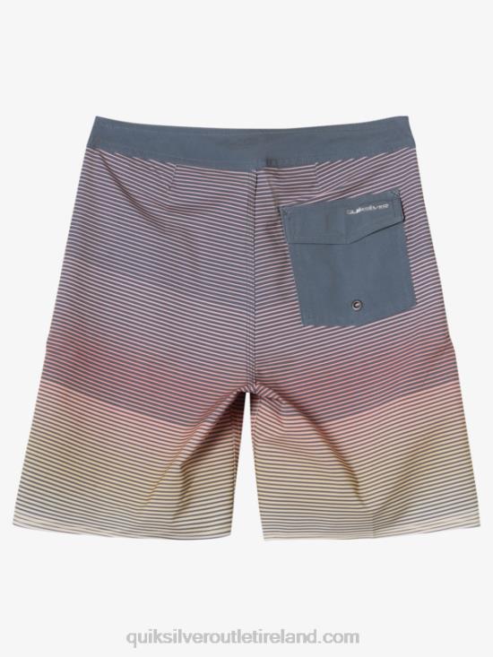 Boys Quiksilver 8-16 Surfsilk Massive 17 Boardshorts N02TD1911 wheat