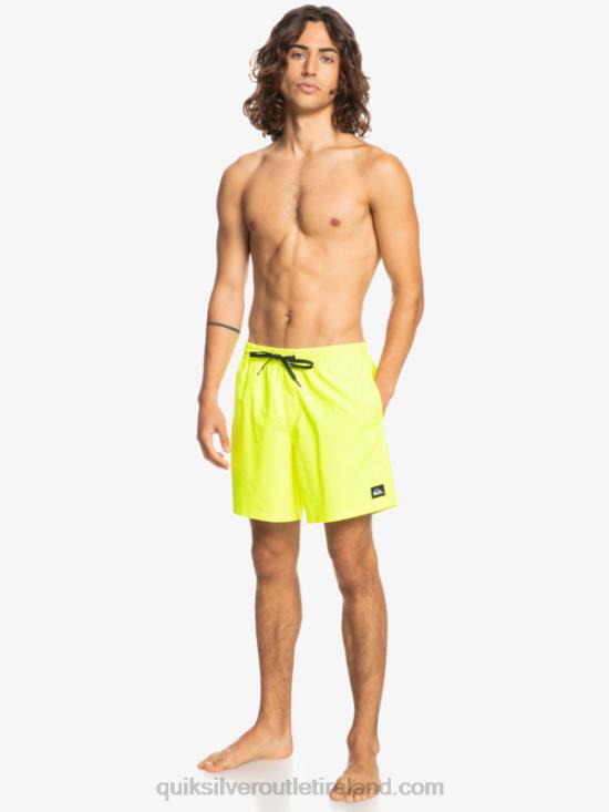 Men Quiksilver Everyday 17 Volleys N02TD626 safety yellow